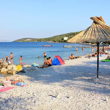 Apartments By The Sea Slatine, Ciovo - 1137 *