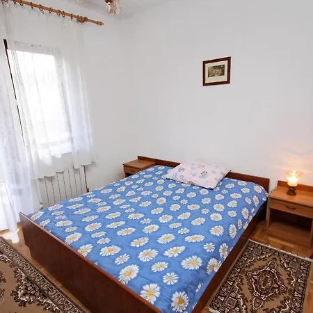 Apartment Apartments By The Sea Slatine, Ciovo - 1137