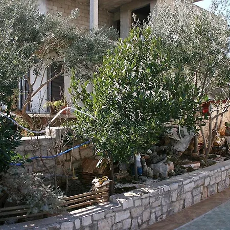 Apartments By The Sea Slatine, Ciovo - 1137 *