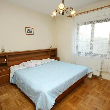 Apartments By The Sea Slatine, Ciovo - 1137
