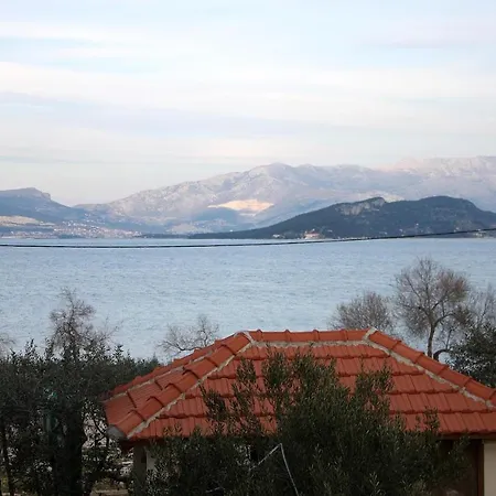 Apartment Apartments By The Sea Slatine, Ciovo - 1137