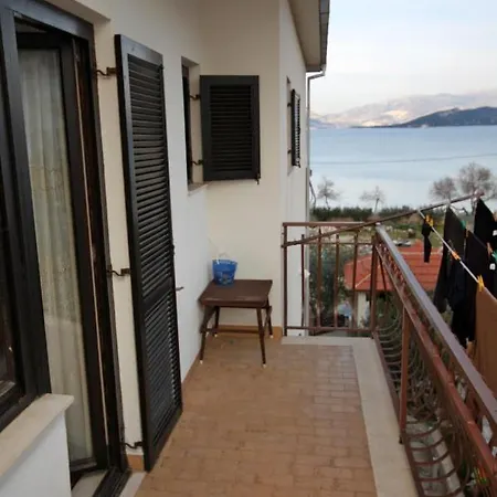 Apartment Apartments By The Sea Slatine, Ciovo - 1137 *