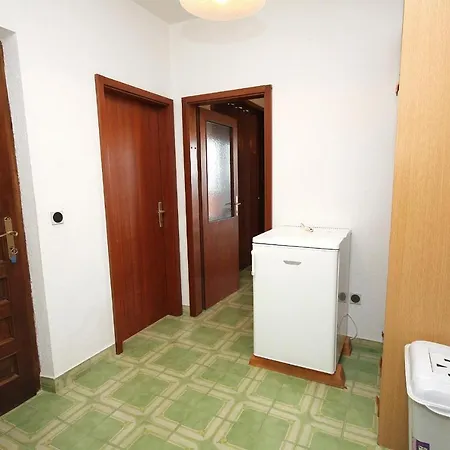 Apartamento By The Sea Slatine, Ciovo - 1137 Slatine