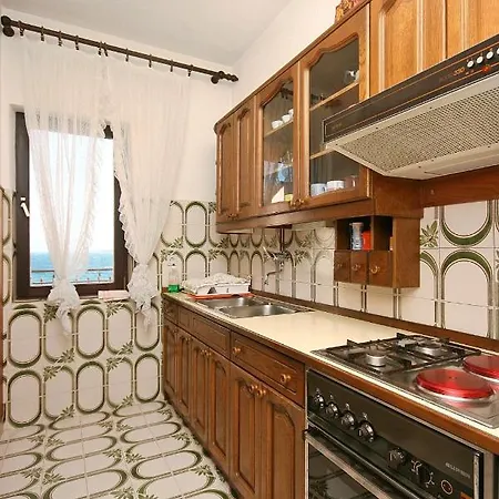 Apartamento By The Sea Slatine, Ciovo - 1137