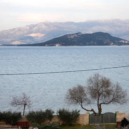 Apartments By The Sea Slatine, Ciovo - 1137 *